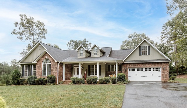 Tryon -Mins to TIEC-Ideal Location for Equestrians
