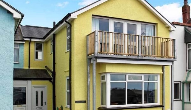 TRYSOR Y MOR, family friendly, country holiday cottage in Borth