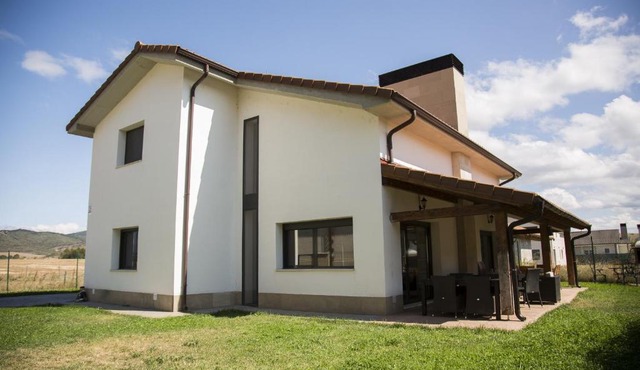 TuApartamento - Casa Campo Villanueva de Lónguida