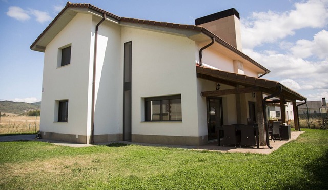 TuApartamento - Casa Campo Villanueva de Lónguida