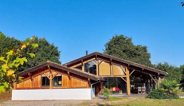 Tuc des Marmots" house near lake, forest, cycle paths and beach 6 km away