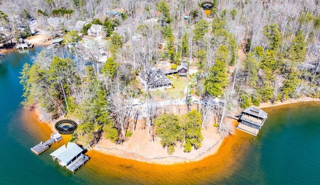 Tuckaway Cottage – Secluded Romantic Cottage