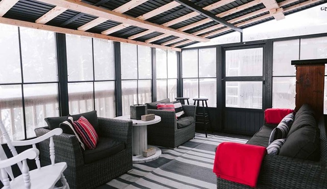 TuckAway Rustic Lakefront Cottage in Muskoka