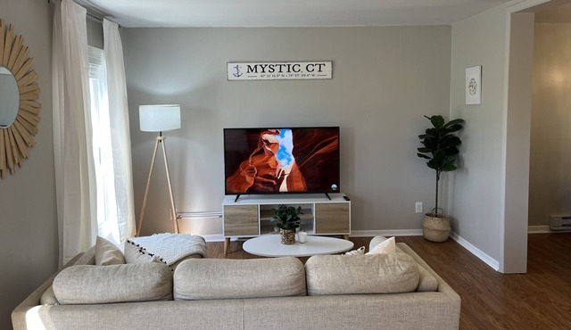 Tucked Away Townhouse In Mystic