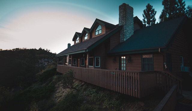 Tucker Peak Lodge