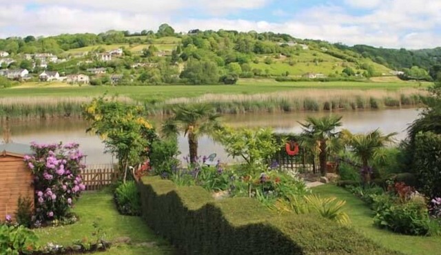 Tuckermarsh Quay River Cottage 2