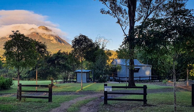 Tuckeroo Cottages & Gardens