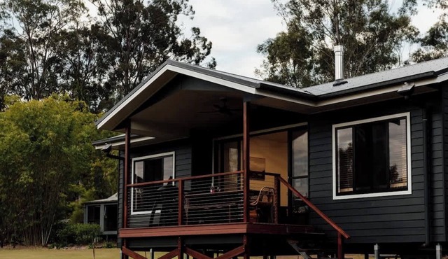 Tuckeroo Cottages - Rosella Cottage