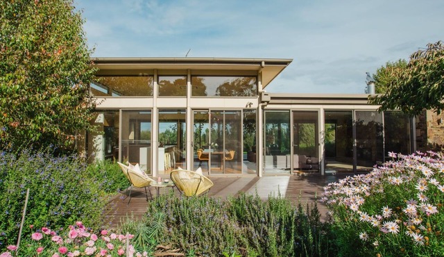 Tucks Rise Shoreham is nestled amongst the vineyards and olive groves of the enchanting Tucks Road.