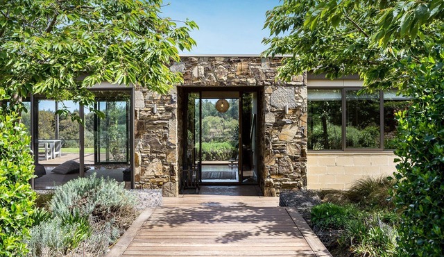 Tucks Rise Shoreham - Luxury Retreat with WiFi, fireplace, 5 acres of rural privacy