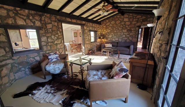 Tucson Desert Deer Trail Cabin Spacious 2B with Amazing Mountain View