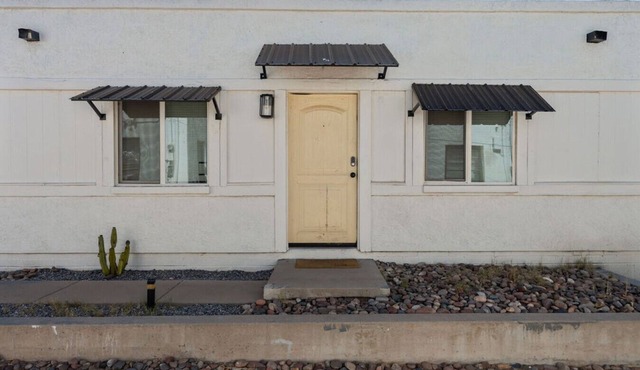 Tucson Digs Duplex Walking to University