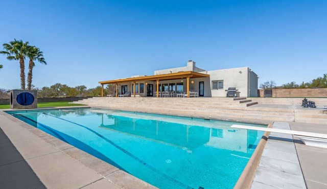 Tucson Family Getaway with pool
