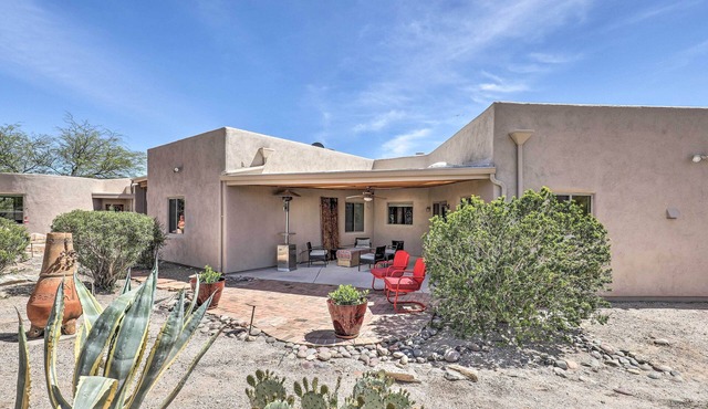 Tucson Home w/Patio - Near Outdoor Adventure