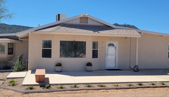 Tucson Jewel, 2 acres, peaceful, mountain views, dessert vegetation & wildlife
