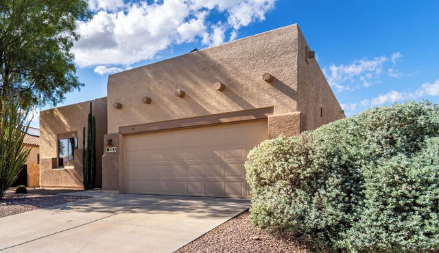 Tucson Mountain View Retreat with Spa Pool