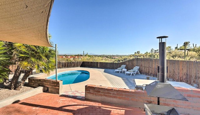 Tucson Oasis La Casa de las Palmas with Pool!