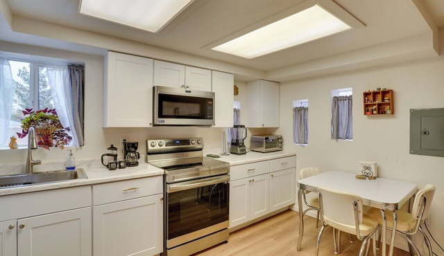 Tucson Studio ~ 2 Mi to University of Arizona!