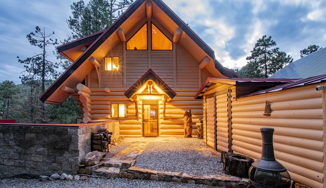 Tucson Tri-Level Mt Lemmon Retreat w/multiple decks is walkable to Summerhaven