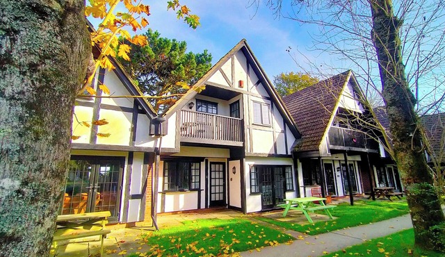 Tudor Cottage, Hayle - a Family & Dog Favourite