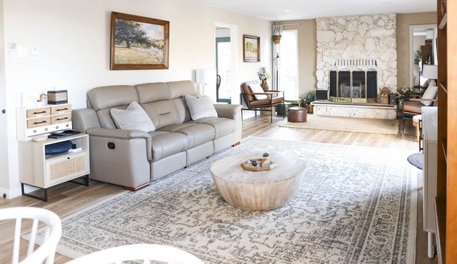 Tudor Cottage with a King Suite