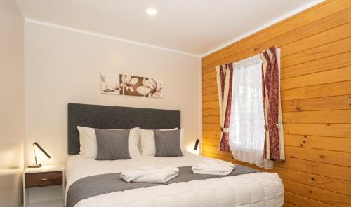 Tudor Park Motel Spacious with kitchens 1 minute walk to restaurant and shopping centre and Gisborne Hospital