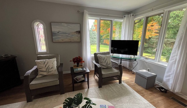 Tudor Pines Bed & Breakfast (plus event/film/wedding venue)