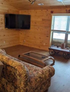 Tug Hill Fisherman's Paradise Rural and Quiet - Upstairs