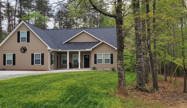 Tugaloo Hideaway - 4 bed, 2 bath, Westminster, SC. Near Clemson, Seneca
