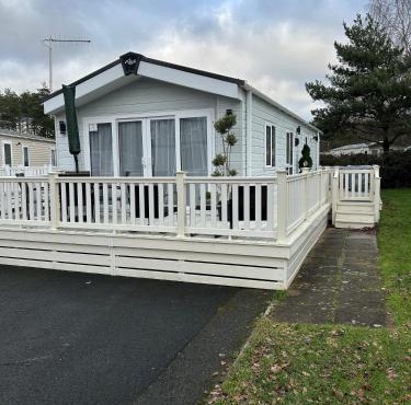 Tulip 10, Oakdene Forest Park , passes included