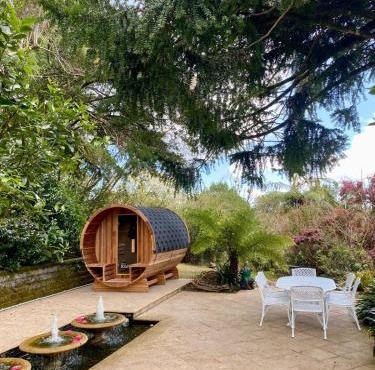 Tulip Gardens Estate - Spa, Sauna & Pet Friendly