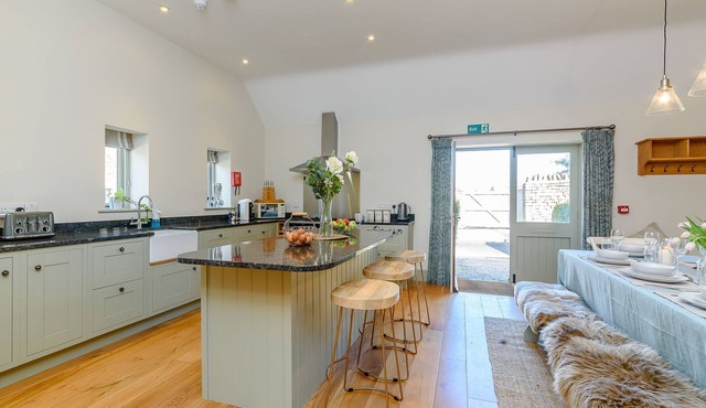 Tull - sleeps 8 guests in 4 bedrooms