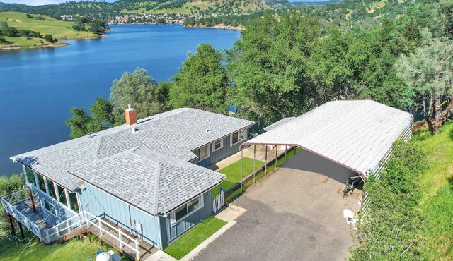 Tulloch Lake House! Panoramic Views & Private Dock
