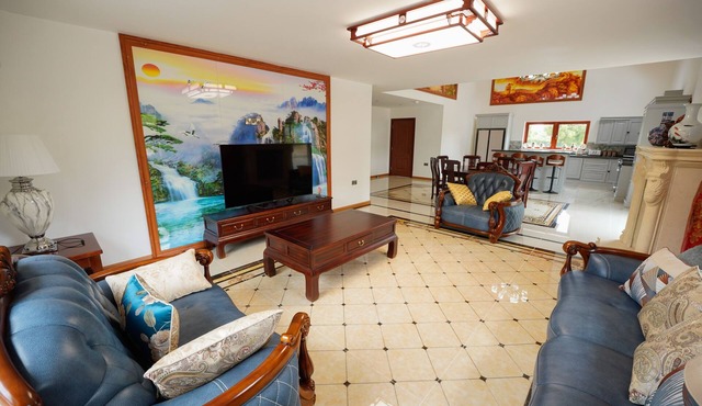 Tullunorevilla Entire House