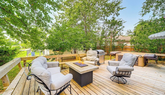 Tulsa Cottage w/Hot Tub: 4 Mi to Downtown