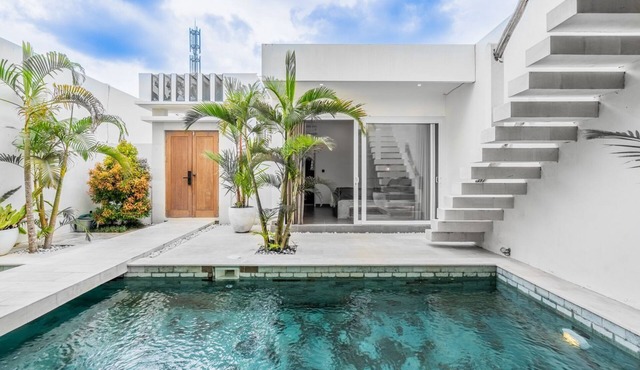 Tumbak Villa - Three Bedroom Villa, Sleeps 6