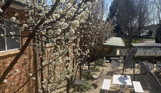 Tumbarumba Motel & Elms Restaurant