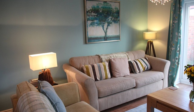 Tumbler Rocks Retreat Luxury family beach retreat with Hot Tub 150 m to beach.