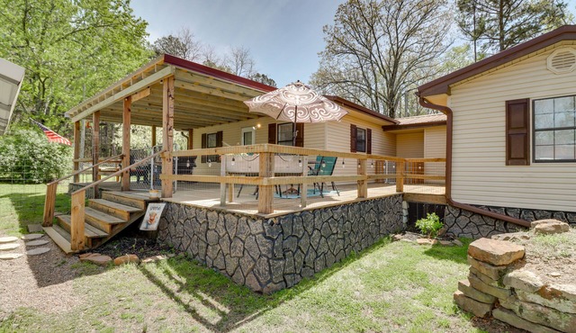 Tumbling Shoals Home w/Private Yard + Grill!