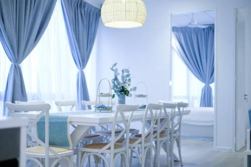 Tung's Hideout- Centrum Cameron