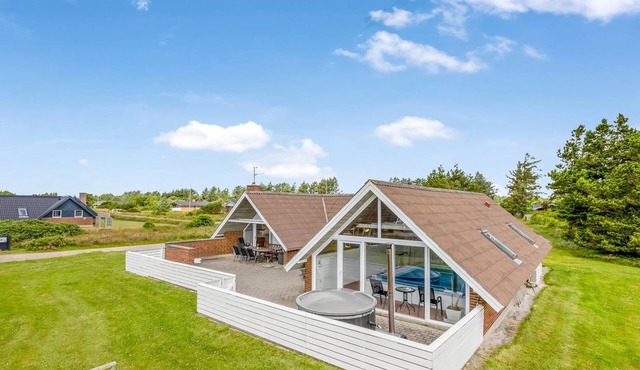 "Tuomi" - 900m from the sea by Interhome