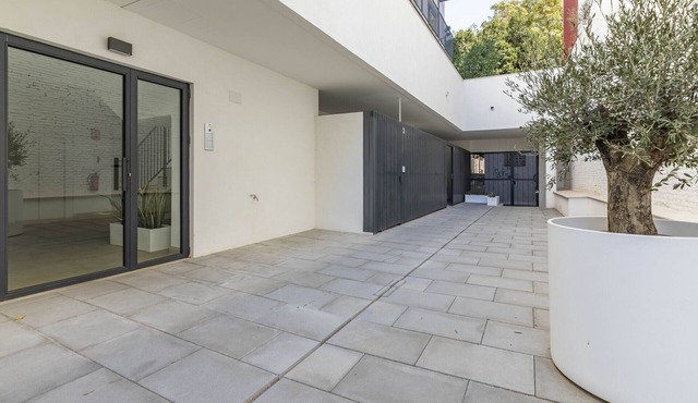 Turia RiveTuria River Park. Parking + Terrace + WiFi + 4 Pax