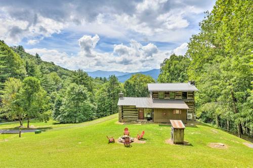 'Turkey Hollow Cabin' w/Stunning Open Views!