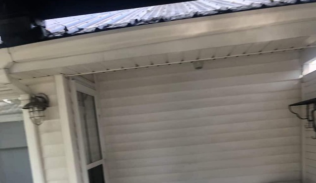 Turkey Point Cottage for Rent- 15 sec. walk to beach.