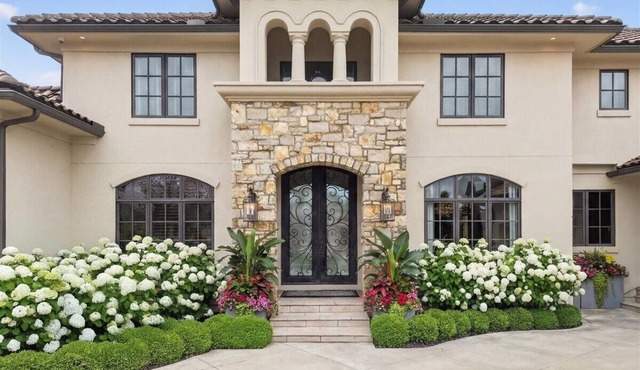 Turn-Key Luxury Soccer Entertainment Home in Kansas City