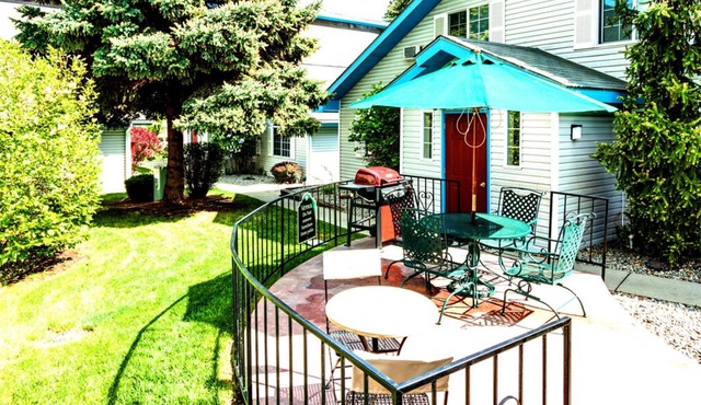 Turning Leaf Townhome Suites