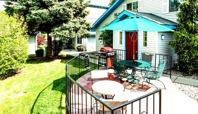 Turning Leaf Townhome Suites