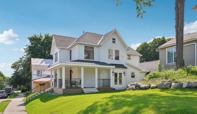 Turnkey Historic Stillwater Luxury 4BR walk to Downtown Main st, next to history