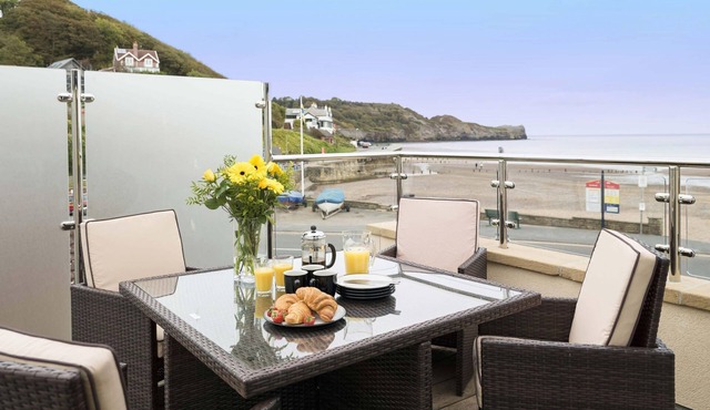 Turnstone Cottage, Stunning Sea Views,Dog Friendly