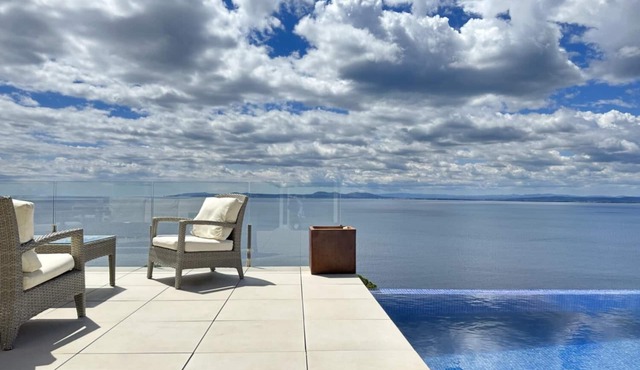Turo Villa 1 - Four Bedroom Villa, Sleeps 8
